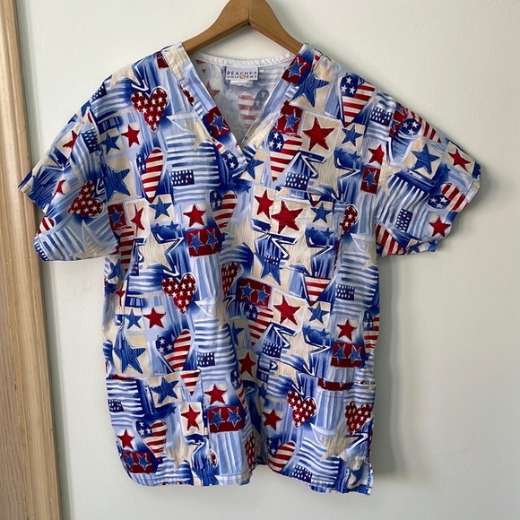 Scrub top Red white Blue Stars - Picture 1 of 5